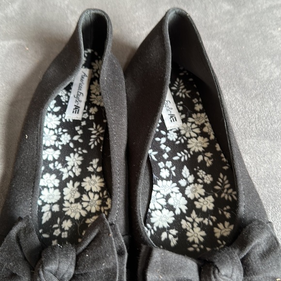 Ballet flats by American eagle youth size 2 1/2 - Picture 4 of 4